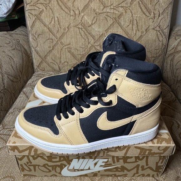 Size 9 - Jordan 1 Retro High OG Heirloom 2022 Clean W/Box